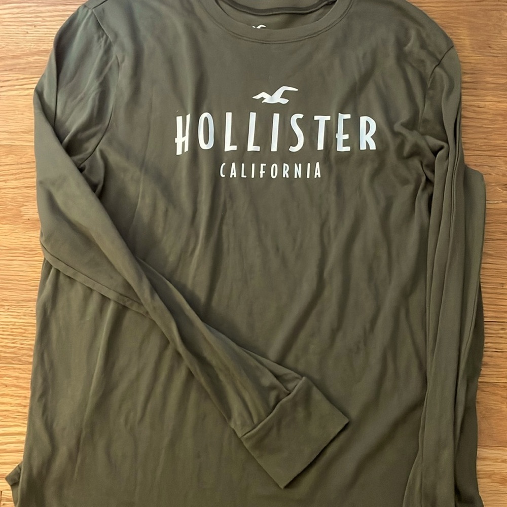 green long sleeve shirt